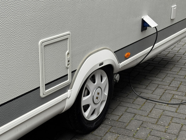 Hobby Excellent 495 UL met enkele bedden **Mover/Fietsendrager/Luifeltent/1e eigenaar/Zeer nette caravan** foto: 10