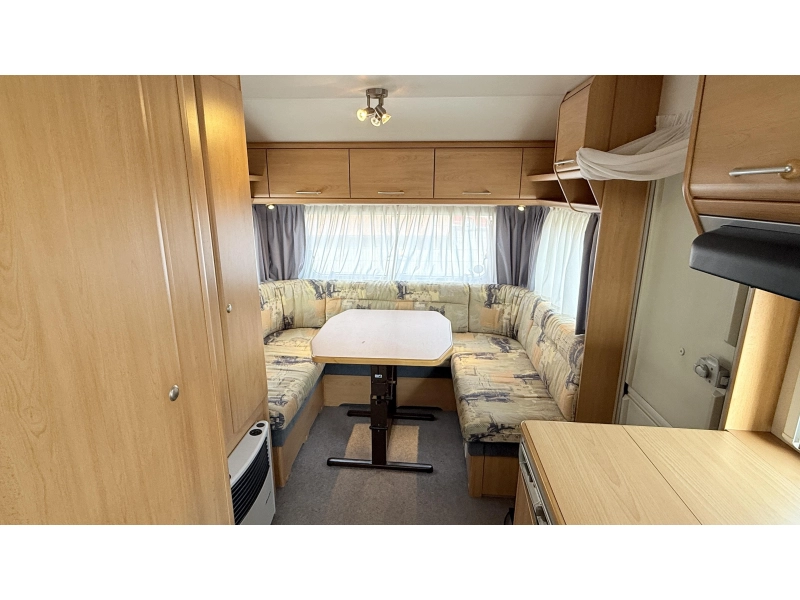 Knaus Sudwind 495 TK kinderkamer rondzit  foto: 10