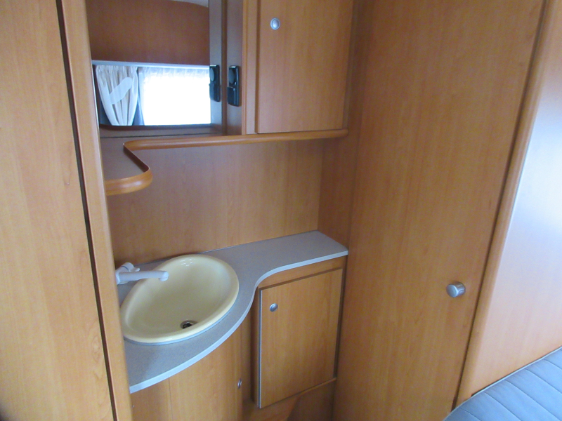 Dethleffs Travel Sleeper 468 Slechts 960kg met mover!!  foto: 11