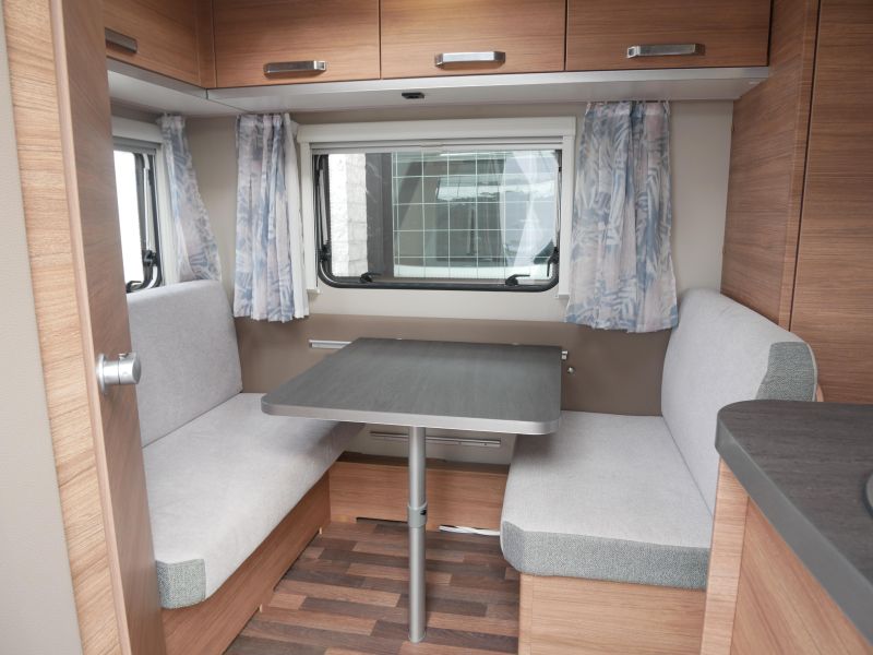 Weinsberg CaraOne 390 QD Incl. voortent 