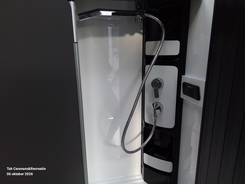 Hobby De Luxe 460 SFF Model 2027 met queensbed  foto: 8
