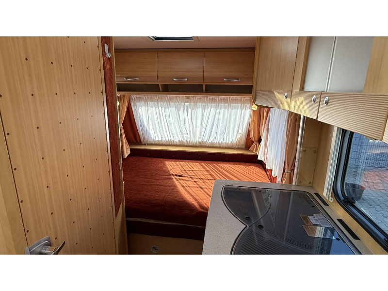 Dethleffs Camper 440 DB dwars bed zit toilet  foto: 10