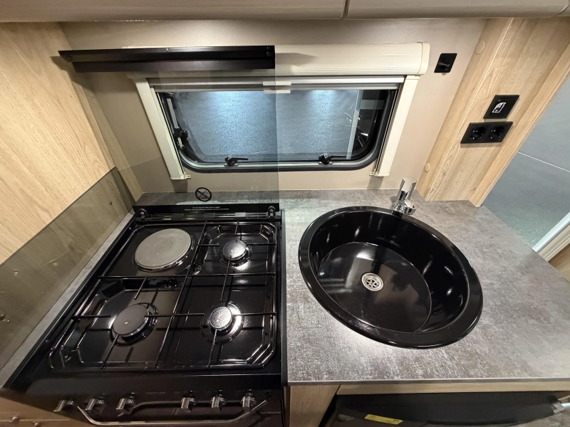 Elddis Avante 454 Queensbed/Mover/Luifel  foto: 20