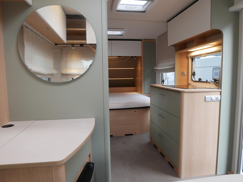 LMC Style 450 D Mover, voortent  foto: 8