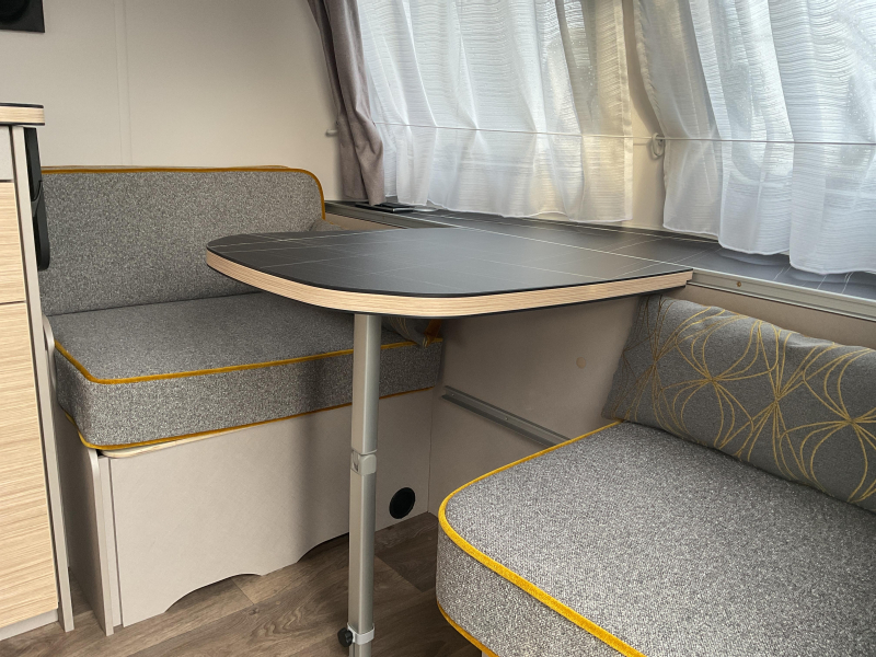 Eriba Touring 310 Urban Memphis design pak.  foto: 9