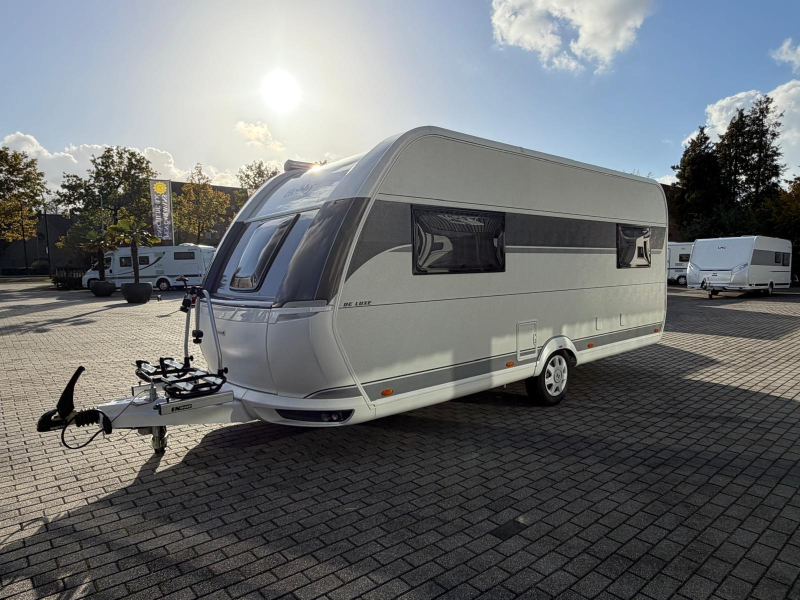 Hobby De Luxe 495 UL Met Thule luifel  foto: 5