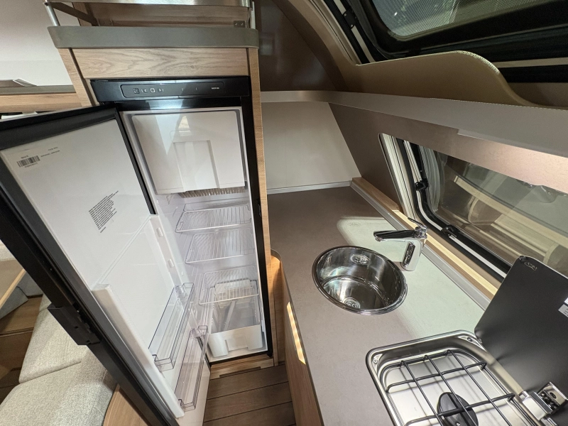 Knaus Sudwind Black Selection 500 PF kopkeuken / fransbed  foto: 7