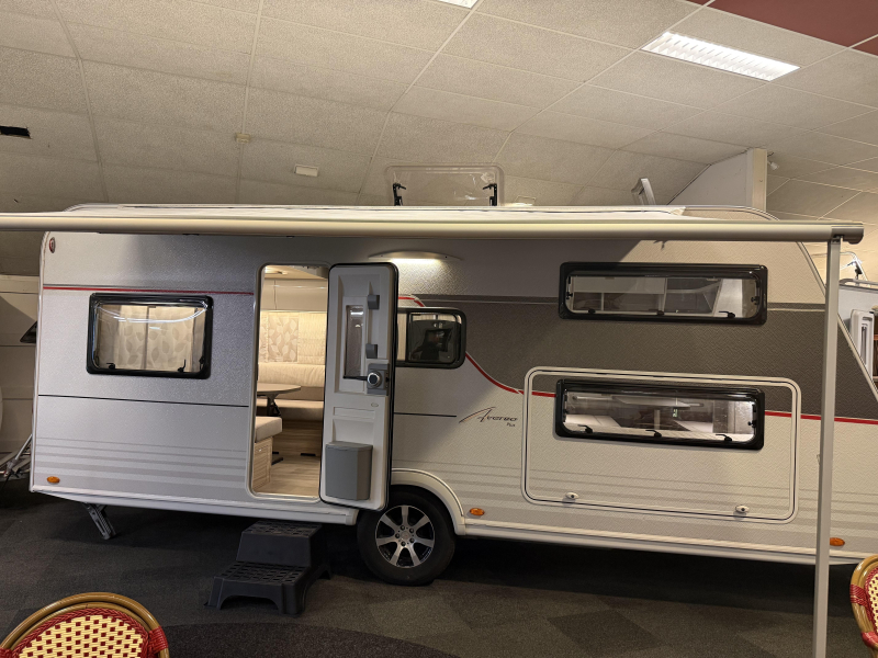 Bürstner Averso Plus 510 TK STAPELBED 7 PERS TOP  hoofdfoto: 1