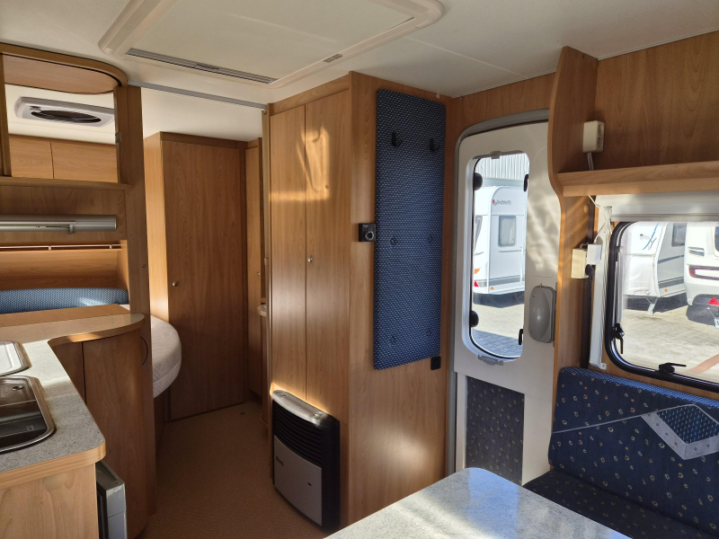 Bürstner Ventana 460 TS Mover-Luifel met voorwand  foto: 6