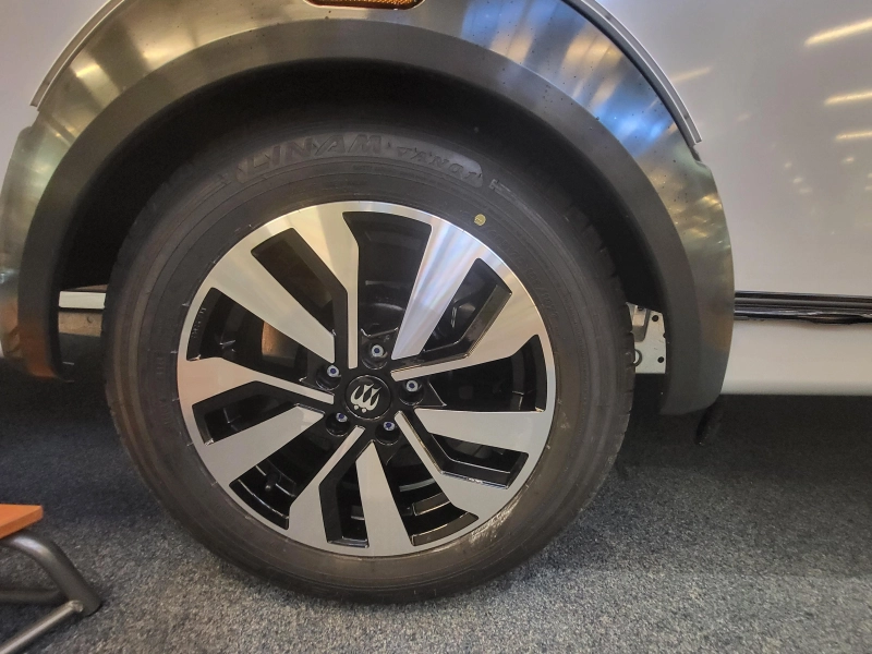 Knaus Sudwind Black Selection 460 EU mooi compleet af fabriek  foto: 1
