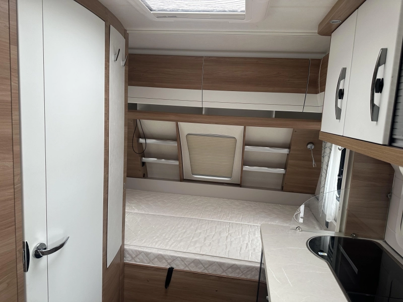 Hobby De Luxe 440 SF cassete luifel -  foto: 5
