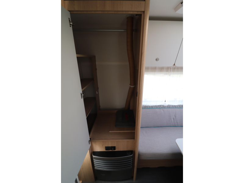 Dethleffs Aero 410 QS Dwarsbed / mover / luifel  foto: 17