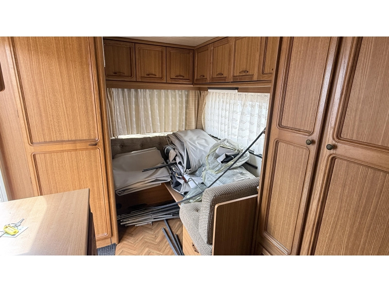 Hobby De Luxe 495 treinzit rondzit toilet  foto: 1