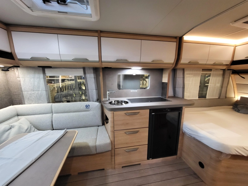 Knaus Sudwind 60 Years 450 FU super compleet af fabriek  foto: 10