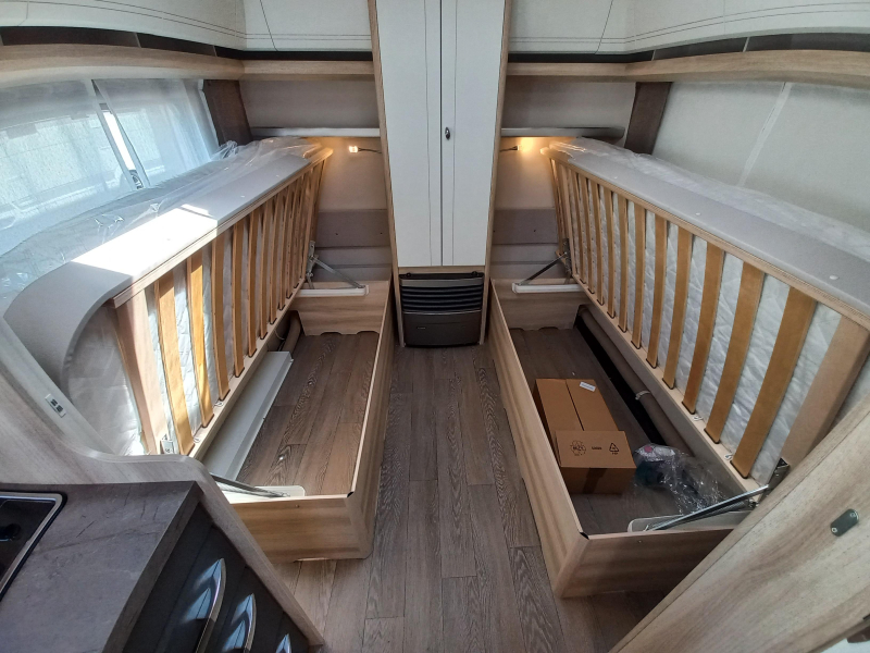 Hobby De Luxe 460 LU 1500kg  foto: 12