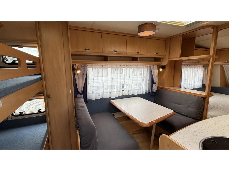 Hobby De luxe Easy 500 KMFE stapelbed zit frans bed 