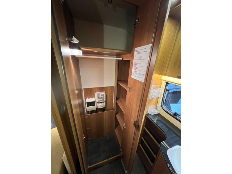 Dethleffs Nomad 520 RET Lengtebedden,Mover, Airco  foto: 19