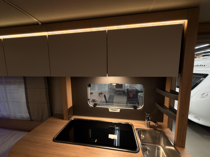 Knaus Sport Platinum 500 EU Platinum+vloer+1800KG  foto: 18