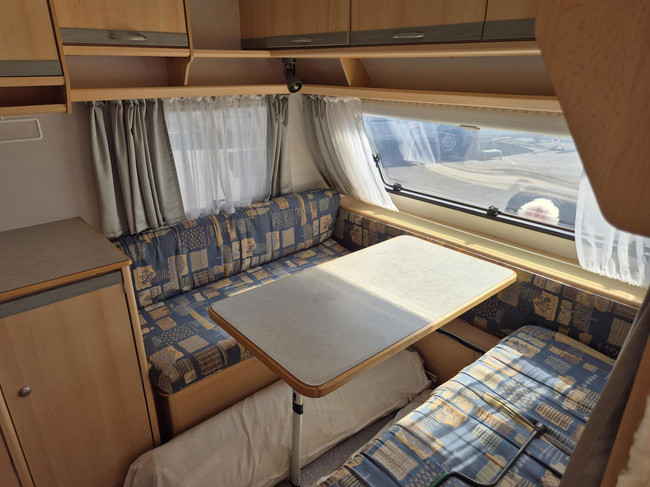 Eifelland 550TKM Stapelbed + treinzit + voortent. 5 pers. foto: 7