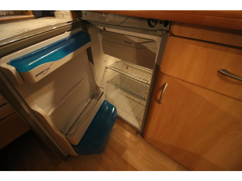 Hobby De luxe Easy 450 UB Mover, Voortent + luifel,  foto: 10