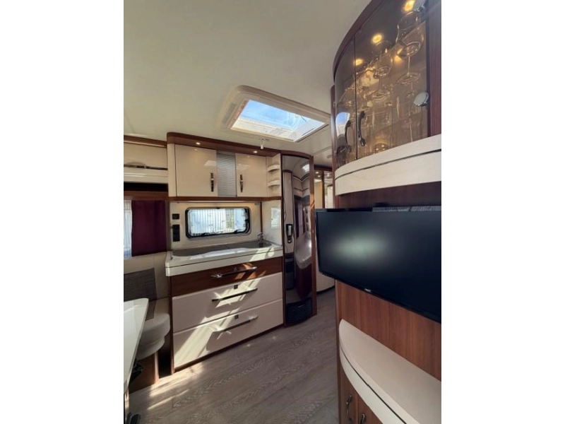 Hobby Excellent 495 UFE Incl. Mover Luifel  foto: 13