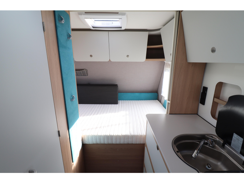 Dethleffs Aero 410 QS Dwarsbed / mover / luifel  foto: 13