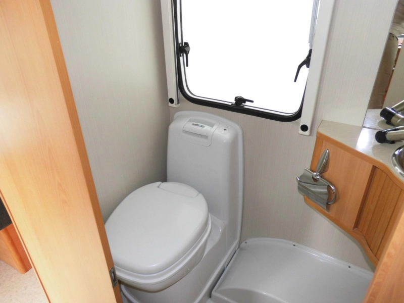 Trigano Silver 380 DD Luifel, mover,  foto: 7