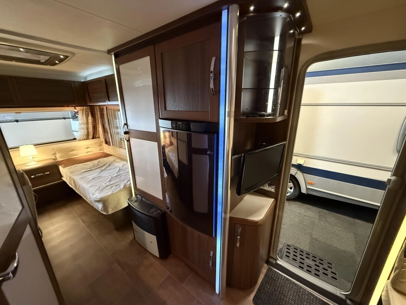 Bürstner Trecento 525 TL 2 BEDDEN RONDZIT TOPSTAAT  foto: 13
