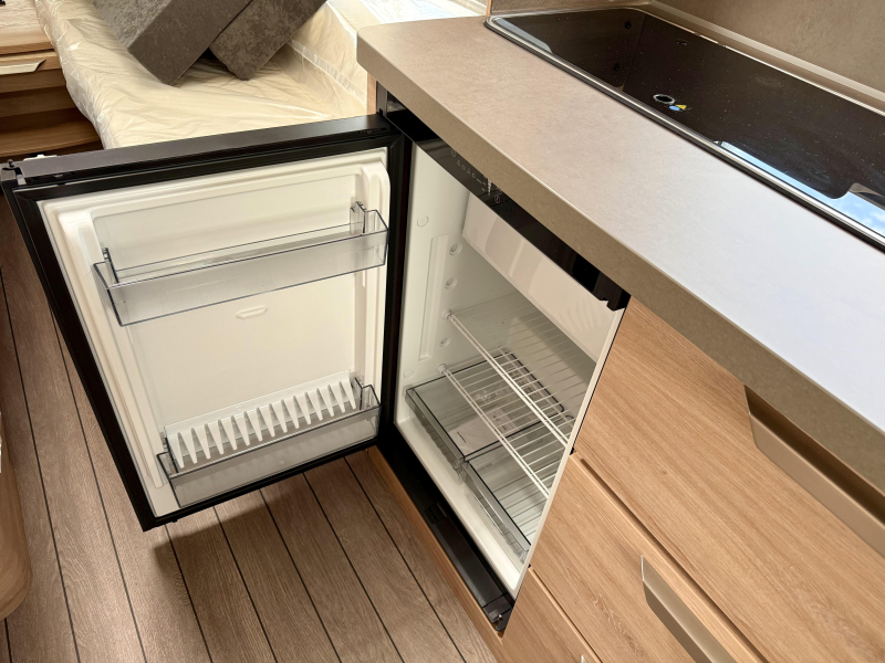 Knaus Sudwind Black Selection 460 EU Zomer Airco Actie!  foto: 21