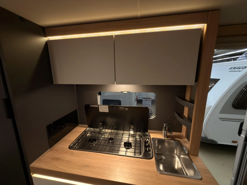 Knaus Sport Platinum 500 QDK Platinum+vloer+1800KG  foto: 18