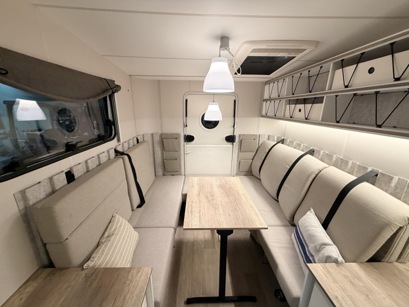 Hobby Beachy 360 BJ23 Met voortent  foto: 6