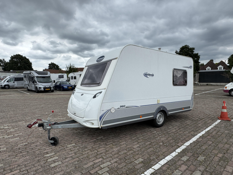 Caravelair Ambiance Style 390 Voortent, kluis, ALKO AKS  foto: 2