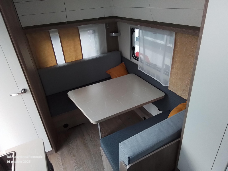 Hobby On Tour 390 SF compacte caravan  foto: 5