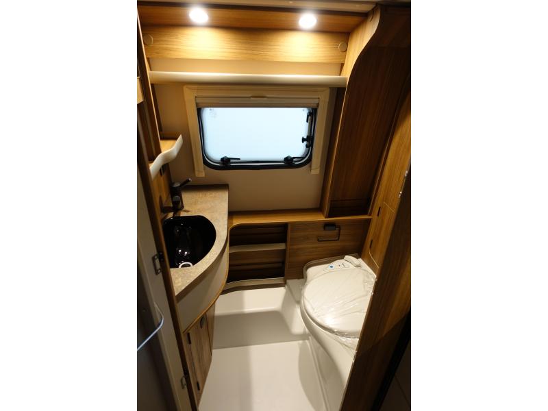 Eriba Touring 320 nieuw, € 3.000,- korting  foto: 11