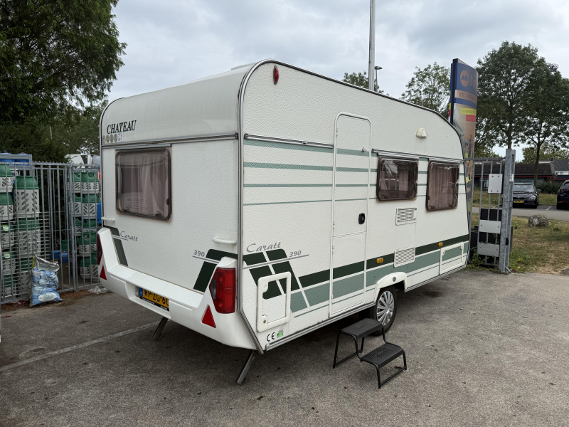Chateau Caratt 390 + voortent 