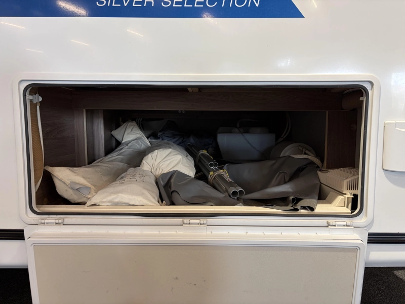 Knaus Sport 400 QD mover / voortent  foto: 6