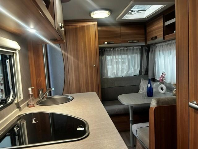 Weinsberg CaraOne Edition HOT 420 QD airco, mover, luifel  foto: 5