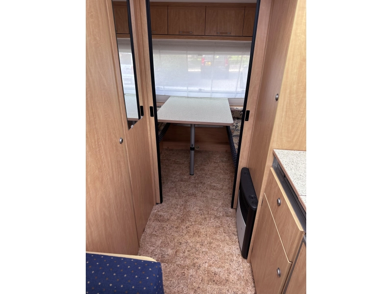 Bürstner Ventana Avantgarde 430 TN met nieuwe voortent  foto: 12
