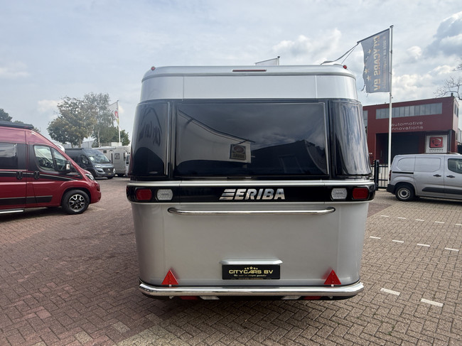 Eriba T 820 (TOURING 820) full options EP level systeem lengte bedden XT mover Truma zonnepanelen 2x dakairco Dometic elktr schotel foto: 4