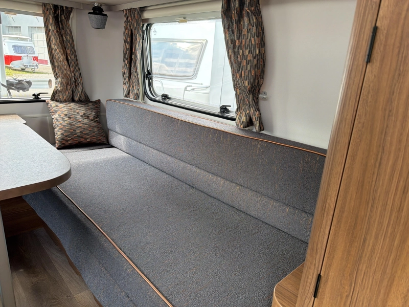 Eriba Touring 420 Legend mover luifel  foto: 4