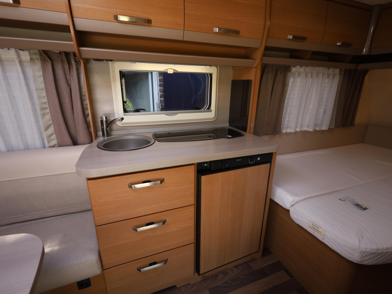 Knaus Sport 450 FU inclusief voortent  foto: 7