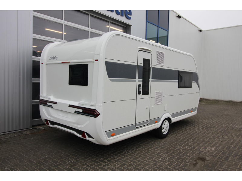 Hobby De Luxe 460 SFF Queensbed 