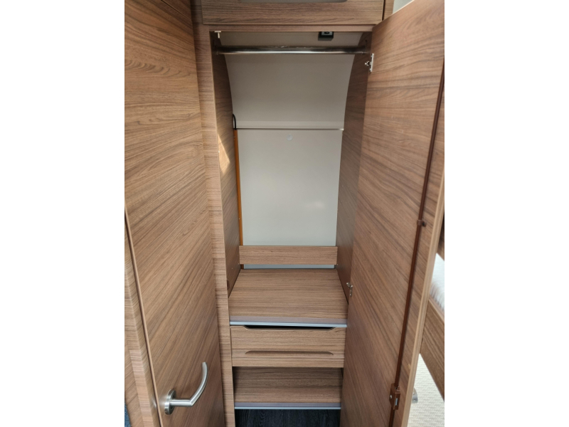Knaus Sport 500 KD - Stapelbed - Airco  foto: 11