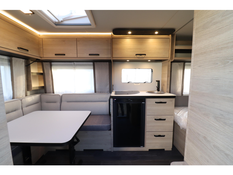 Weinsberg CaraOne Edition HOT 450 FU MODEL 2027 - 771 VLOER  foto: 7