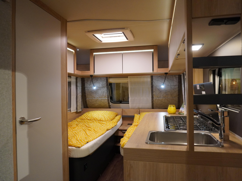 Knaus Sport 460 EU ENKELE BEDDEN / RUIME ZIT  foto: 4