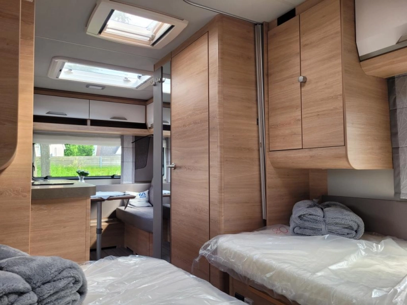 Knaus Sudwind Black Selection 460 EU Red Edition  foto: 10