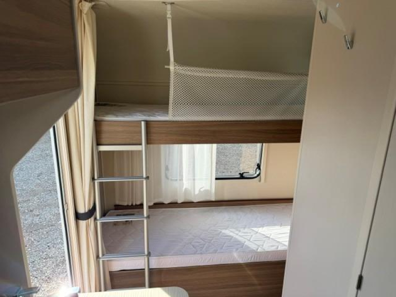 Dethleffs C'Joy 480 QLK mover airco stapelbed  foto: 17