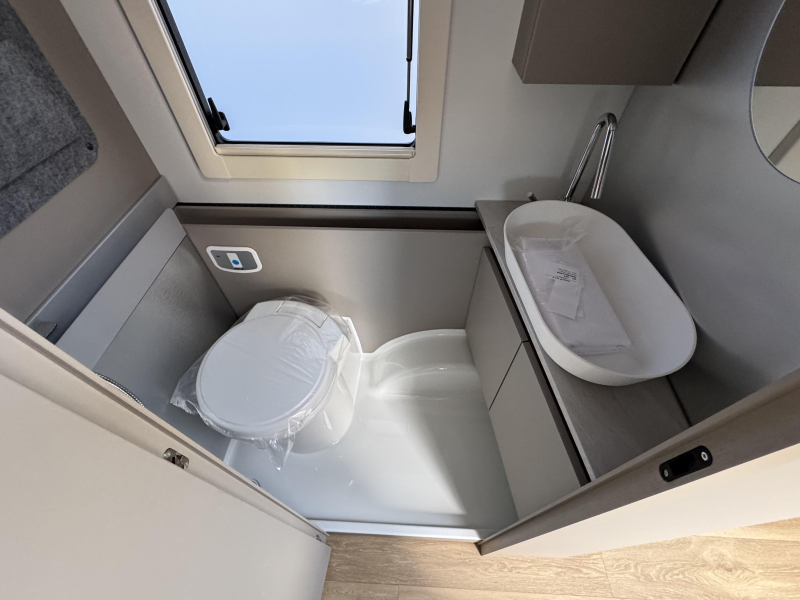 Adria Alpina 583 UL  foto: 16