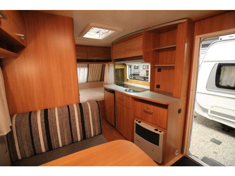 Knaus Sport Special 420 QD Voortent, Fietsenrek, LMV  foto: 11