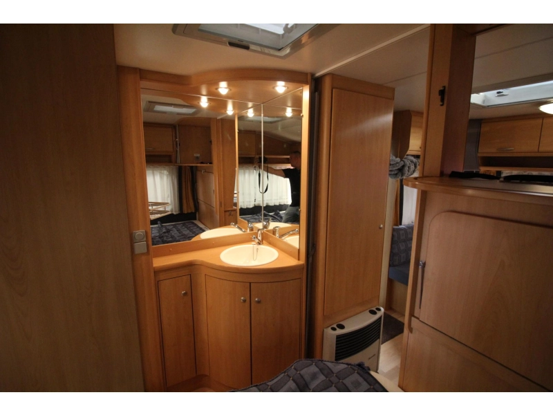 Knaus Sudwind 450 TUF Voortent, Fietsenrek,  foto: 10